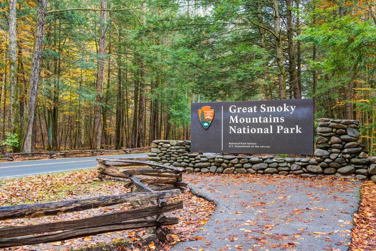 Hemlock Manor Villa Gatlinburg Bagian luar foto
